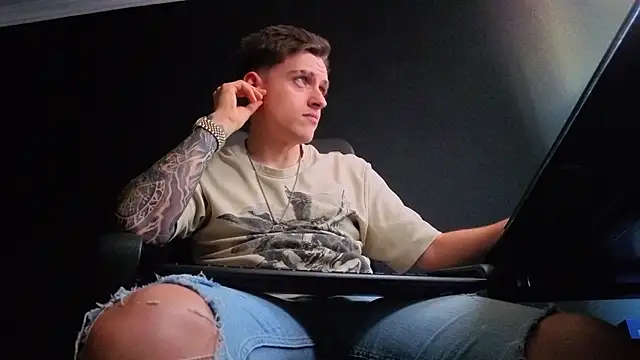 FelixStarkk Live XXX Chat