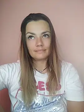 צ'אט XXX בשידור חי של KrissSexi