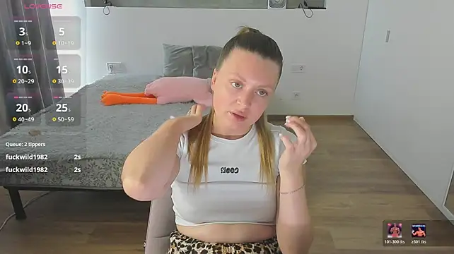 Chat +18 de Kitkatvel ao vivo