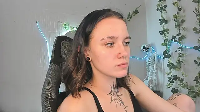 Elastikisss: онлайн-секс-чат