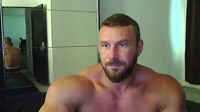 muscularkevin Webcam Show