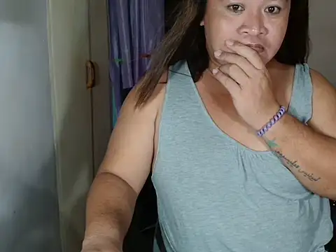 แชท XXX สดของ Ms_SexretaryCockTs