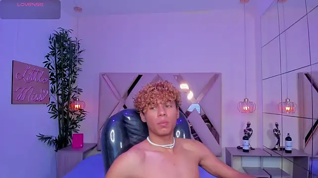 Czat XXX na żywo – Anyelo_Twink