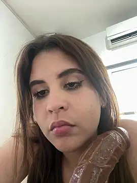LizzyOlsenn Live XXX chat