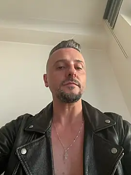 InsaneMattt Live XXX-Chat