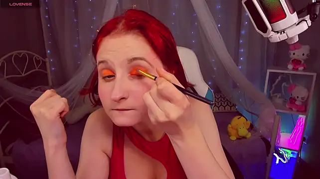 KiraElwood Chat XXX in diretta
