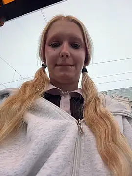 Elfi_InPublicn Live XXX chat