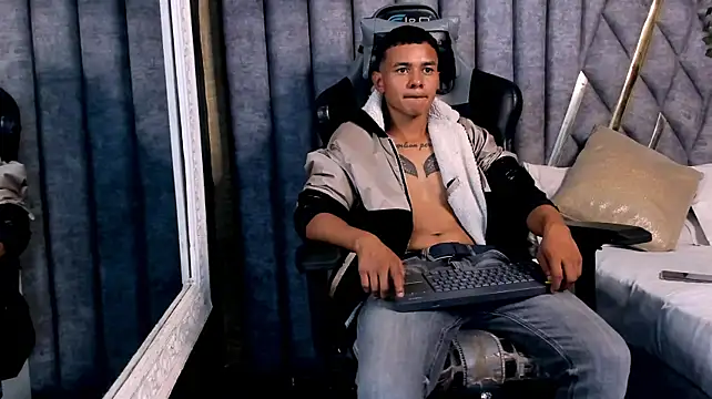 Онлайн чат XXX GabrielGandi