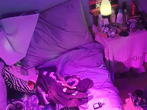 Floschae Adlı Modelin Canlı XXX Sohbeti
