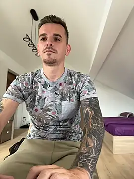 แชท XXX สดของ Huge_cock22cm
