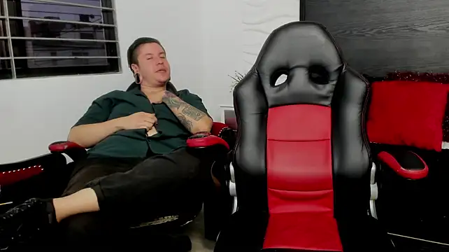 Živý XXX chat inkedsinners_