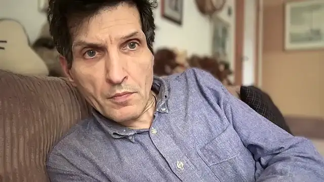 Dermart Adlı Modelin Canlı XXX Sohbeti