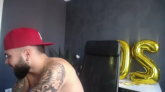 Chat +18 de OscarWillss ao vivo