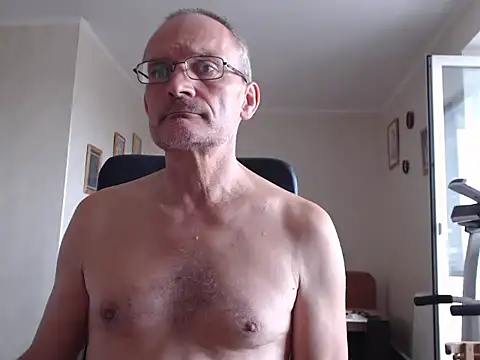 sergeynew2 Adlı Modelin Canlı XXX Sohbeti