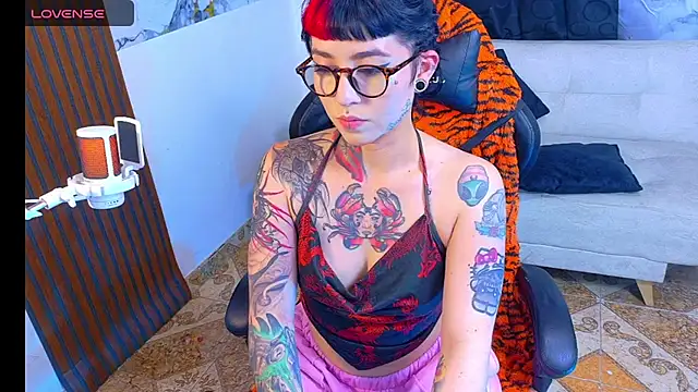 nova_kitttyy's Live XXX Chat