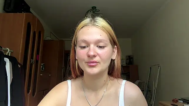 Chat +18 de NickieSevier ao vivo