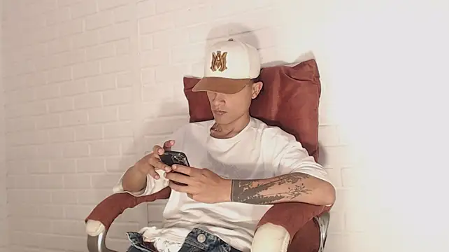 Chatroom XXX en direct de Edward_Milleer
