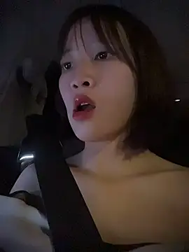 צ'אט XXX בשידור חי של littleqiu
