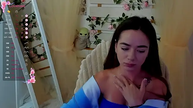 Bella_XO: онлайн-секс-чат