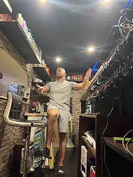 Johnytrain Adlı Modelin Canlı XXX Sohbeti