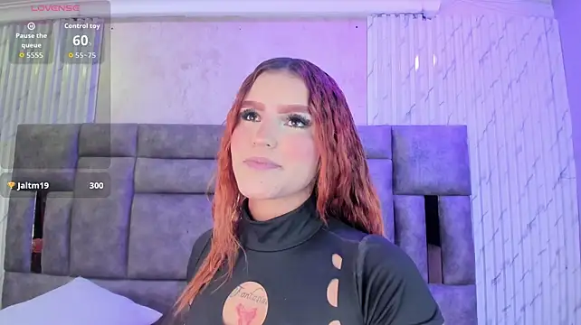 ZharaRousse's Live XXX Chat