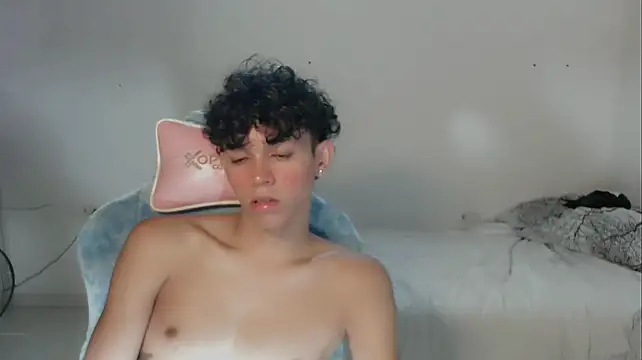 Chat XXX en directo de FUNNY_DICK_