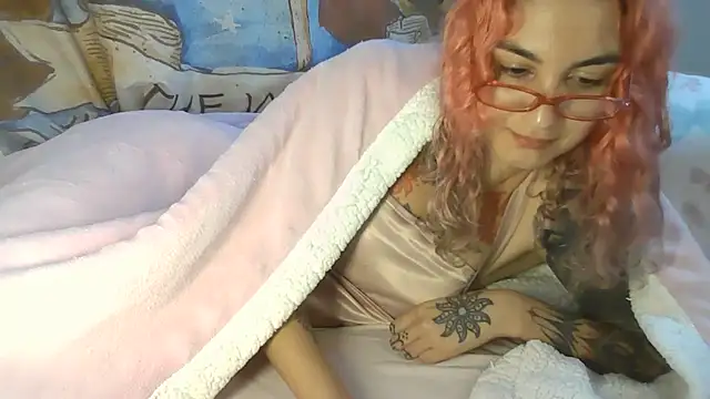 XXX chat uživo modela Apofenia