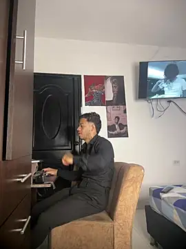 Enzomoretti__ Chat XXX live