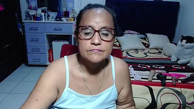 pervert_mommy_ Adlı Modelin Canlı XXX Sohbeti