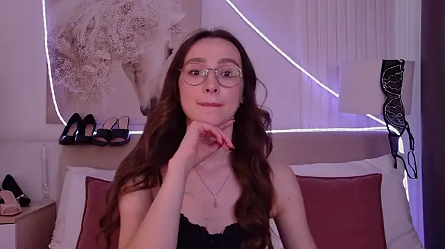 XXX chat uživo modela Emily_Simon