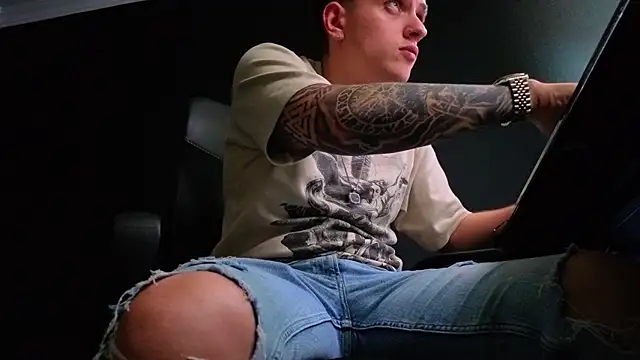 FelixStarkk Live XXX Chat