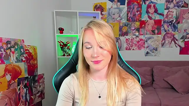 ElaraVoltage's Live XXX Chat