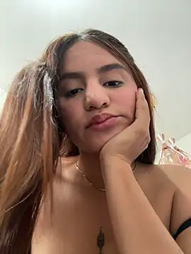 ViankaRose Adlı Modelin Canlı XXX Sohbeti