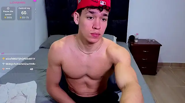 צ'אט XXX בשידור חי של Luke_Muscle