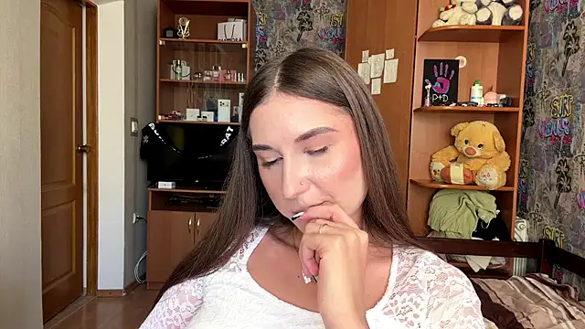 KittyNoSkirty live XXX chat