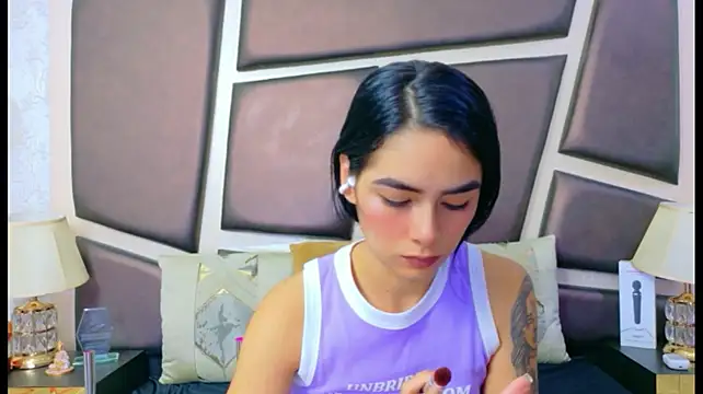 Chat +18 de NicoleEsposito ao vivo