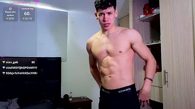 Show modela Luke_Muscle na web-kameri