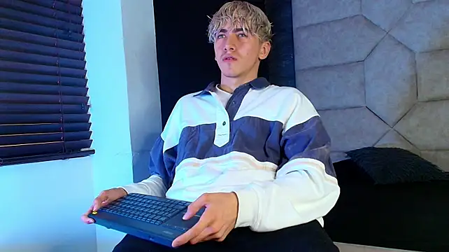 Tyler_Mcrey 现场XXX聊天