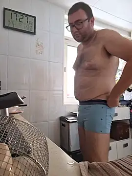 Živý XXX chat Javier_bear