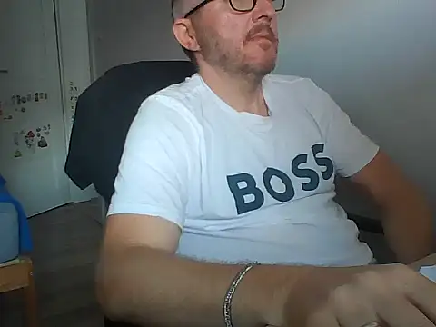 Excalibur82 – Naživo XXX chat