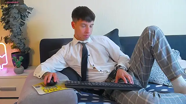 ThomasEdisonn: онлайн-секс-чат