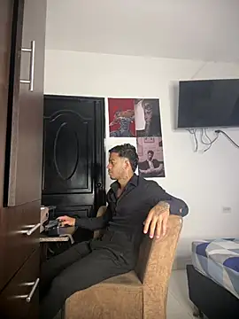 Živý XXX chat Enzomoretti__