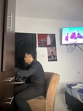 Enzomoretti__'s Live XXX Chat