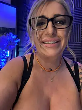Chat XXX en directo de Little_Naughty30