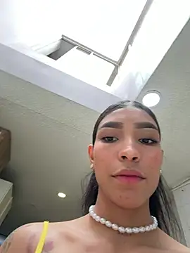 LauraAristizabal's Live XXX Chat