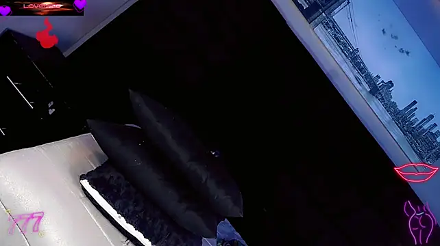 sexyjessicamistres' Webcam Show