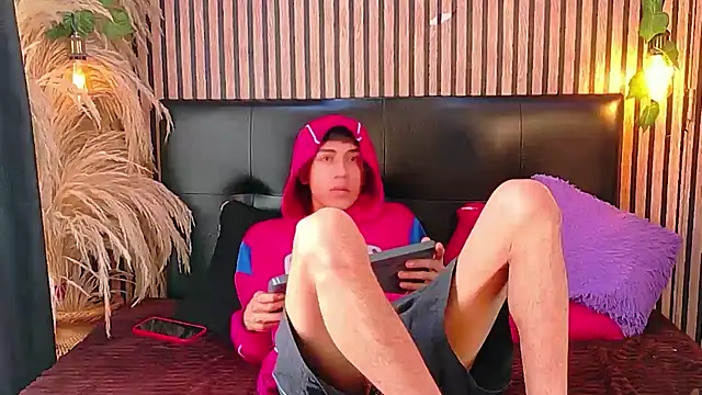 heyy_noah11's Live XXX Chat