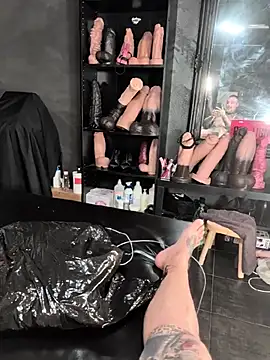 DarkDea Show in webcam