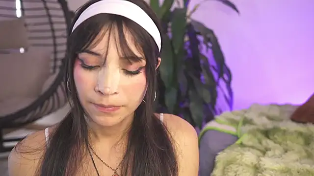 AliiceWonderland_ XXX чат на живо