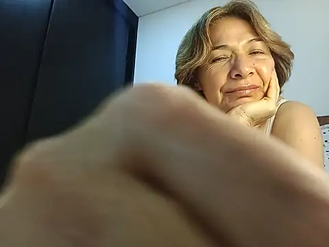 MiaIsabela_'s Live XXX Chat